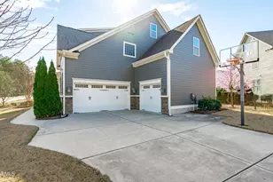 2005 Burrus Hall Cir, Cary, NC 27519 - Photo 9