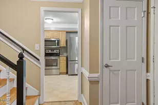 1512 Laureldale Dr, Raleigh, NC 27609 - Photo 9