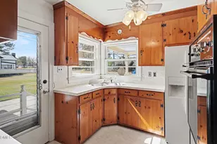 414 E Fremont St, Kenly, NC 27542 - Photo 5