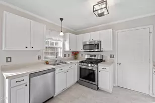 105 Hollowed Ct, Holly Springs, NC 27540 - Photo 13