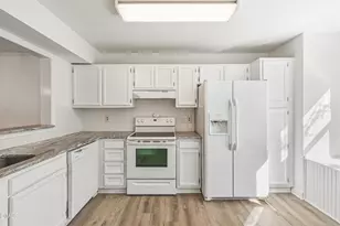 205 Oak Hollow Ct, Raleigh, NC 27613 - Photo 5