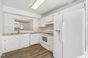 205 Oak Hollow Ct, Raleigh, NC 27613 - Photo 7