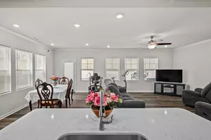 333 Glacier Lk Dr, Raleigh, NC 27610 - Photo 5
