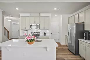 333 Glacier Lk Dr, Raleigh, NC 27610 - Photo 7