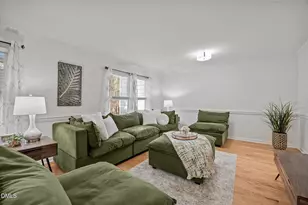 1401 Mapleside Ct, Raleigh, NC 27609 - Photo 9