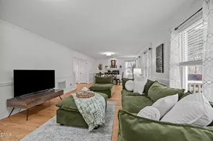 1401 Mapleside Ct, Raleigh, NC 27609 - Photo 11