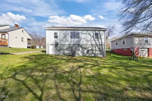 408 W Gilbreath St, Graham, NC 27253 - Photo 25
