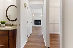 1524 Edgeside Ct, Raleigh, NC 27609 - Photo 7