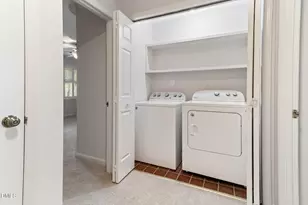 1524 Edgeside Ct, Raleigh, NC 27609 - Photo 23