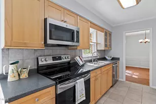 400 Cedar Hill Ln, Raleigh, NC 27609 - Photo 17