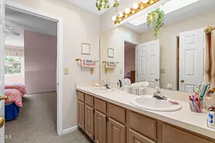17 Renwick Ct, Raleigh, NC 27615 - Photo 37