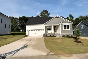 160 Golfview Ave, Benson, NC 27504 - Photo 1