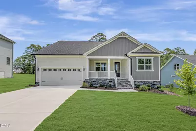 160 Golfview Avenue, Benson, NC 27504 - Photo 1