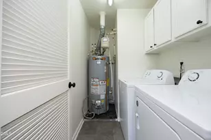 521 Renshaw Ct, Cary, NC 27518 - Photo 15