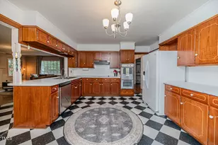 702 N Vance St, Sanford, NC 27330 - Photo 21