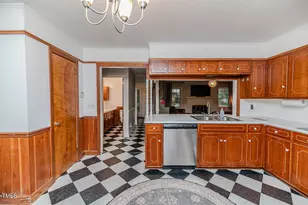 702 N Vance St, Sanford, NC 27330 - Photo 23