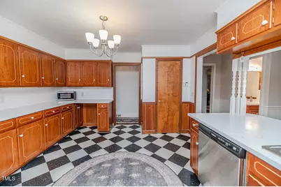 702 N Vance Street, Sanford, NC 27330 - Photo 19