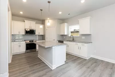 530 Middleton Court, Sanford, NC 27330 - Photo 9