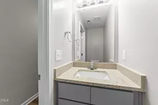 203 N Sellers St, Selma, NC 27576 - Photo 19