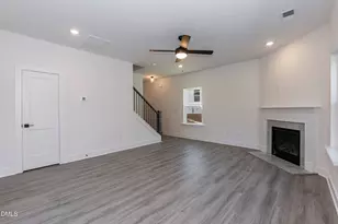 207 Drayton Hall Ln, Sanford, NC 27330 - Photo 5