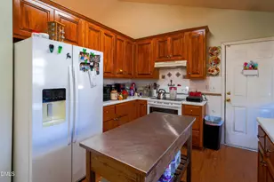 109 Nicole Dr, Benson, NC 27504 - Photo 3