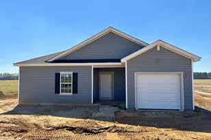 102 Hayes Dr, Pikeville, NC 27863 - Photo 1