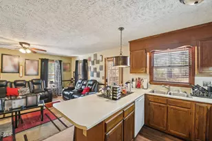 2958 Peacock St, Hope Mills, NC 28348 - Photo 15