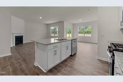 401 Conifer Street, Sanford, NC 27332 - Photo 5