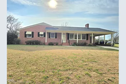 401 N Lincoln Street, Benson, NC 27504 - Photo 1