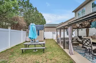 916 Bridlemine Dr, Fuquay-Varina, NC 27526 - Photo 21