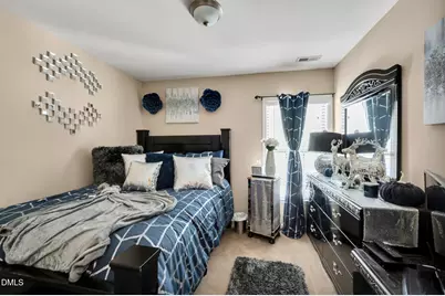 916 Bridlemine Drive, Fuquay-Varina, NC 27526 - Photo 17