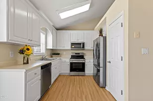 100 Trail Ridge Dr, Benson, NC 27504 - Photo 15