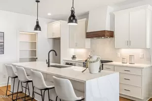 726 Powell Dr, Raleigh, NC 27606 - Photo 5