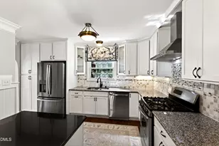 1205 Canterbury Rd, Raleigh, NC 27608 - Photo 15