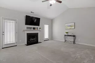 35 Fox Run Ct, Benson, NC 27504 - Photo 7