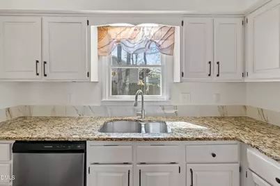 112 Rock Pointe Lane, Cary, NC 27513 - Photo 9