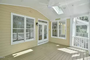 110 Bayview Dr, Chapel Hill, NC 27516 - Photo 27