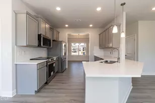 618 Melrose Ct, Sanford, NC 27330 - Photo 7