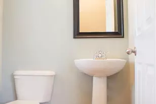 1014 Freeport Dr, Cary, NC 27519 - Photo 9