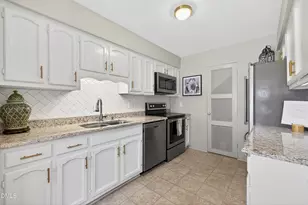 106 Bay Dr, Cary, NC 27511 - Photo 13