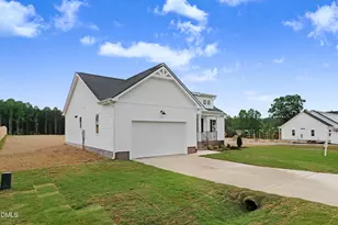 204 Gumtop Dr, Zebulon, NC 27597 - Photo 5