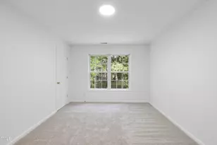 300 New Parkside Dr, Chapel Hill, NC 27516 - Photo 27