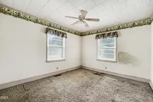 906 E Green St, Franklinton, NC 27525 - Photo 15