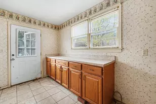 906 E Green St, Franklinton, NC 27525 - Photo 11