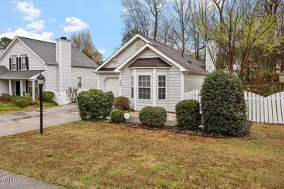 204 Thorncrest Drive, Apex, NC 27539 - Photo 5