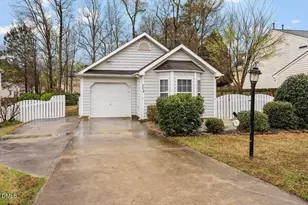 204 Thorncrest Dr, Apex, NC 27539 - Photo 3