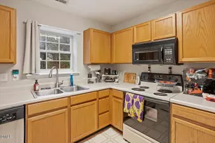 204 Thorncrest Dr, Apex, NC 27539 - Photo 15