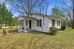 612 N 4th St, Smithfield, NC 27577 - Photo 3