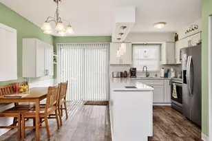 1042 Nottingham Ct, Cary, NC 27511 - Photo 5