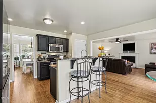 313 Blaze Ridge Dr, Smithfield, NC 27577 - Photo 5